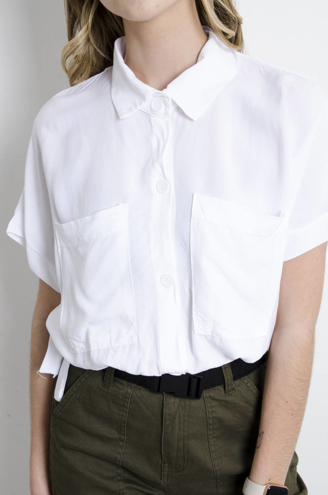KOSZULA WIĄZANA Z KIESZENIAMI - BIAŁA