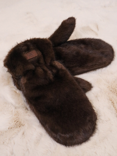 RĘKAWICZKI ZIMOWE FUTRZANE NA JEDEN PALEC Z LOGO- CIEMNY BRĄZ