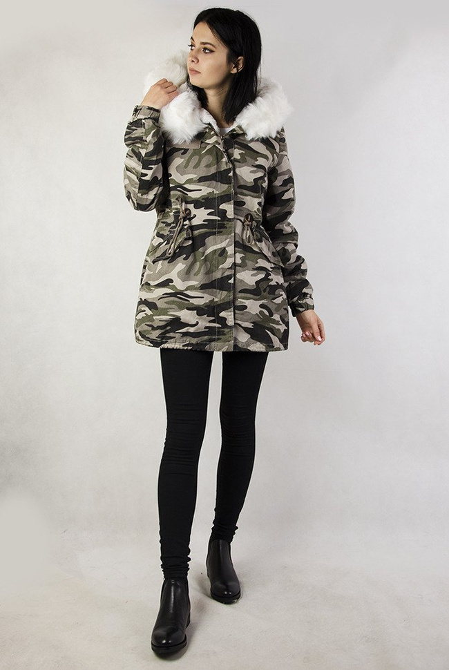 Ocieplana kurtka moro z białym futerkiem