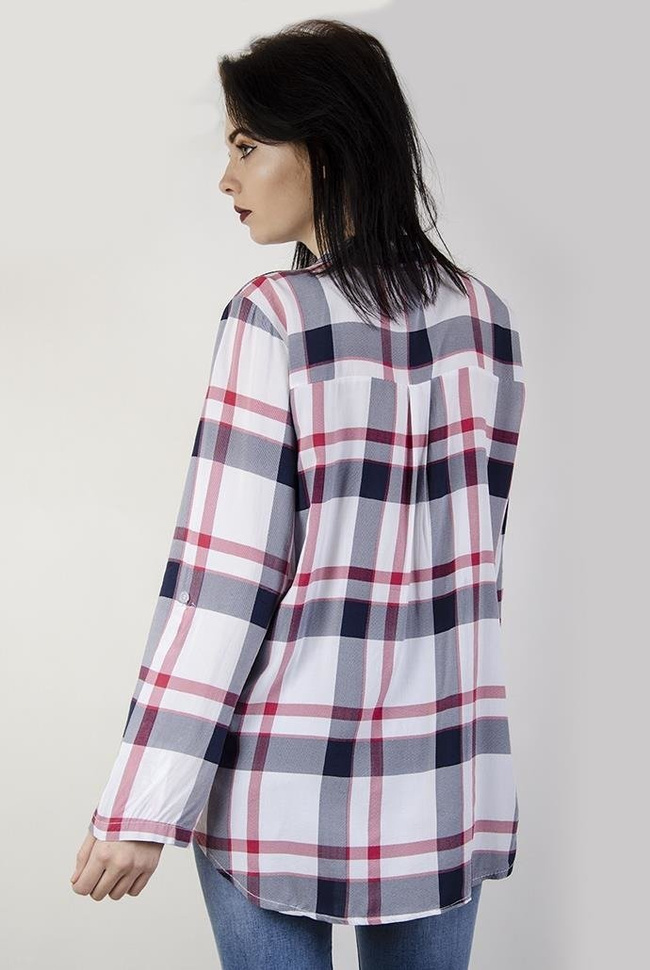 Koszula w kratę, zapinana na guziki