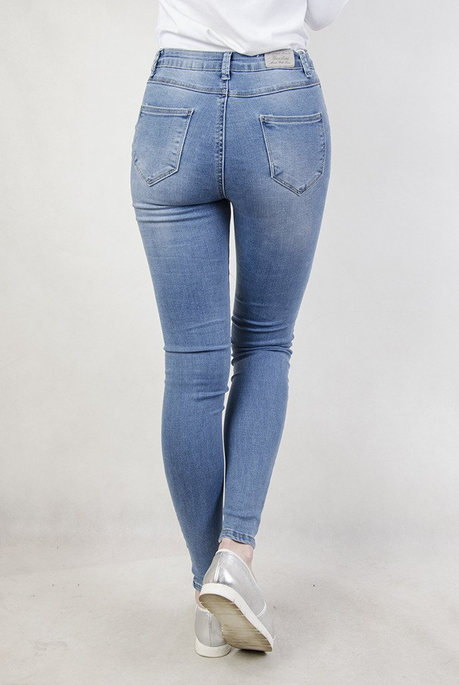 Jasne spodnie jeansowe bez przetarć