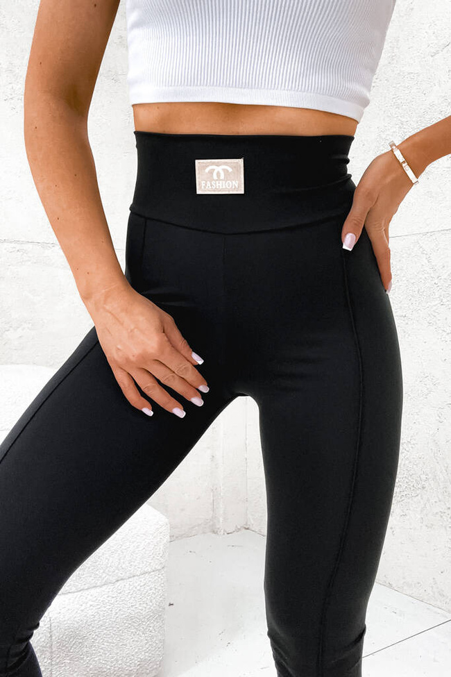 LEGGINSY Z MARSZCZENIEM I ZAMKIEM- CZARNE