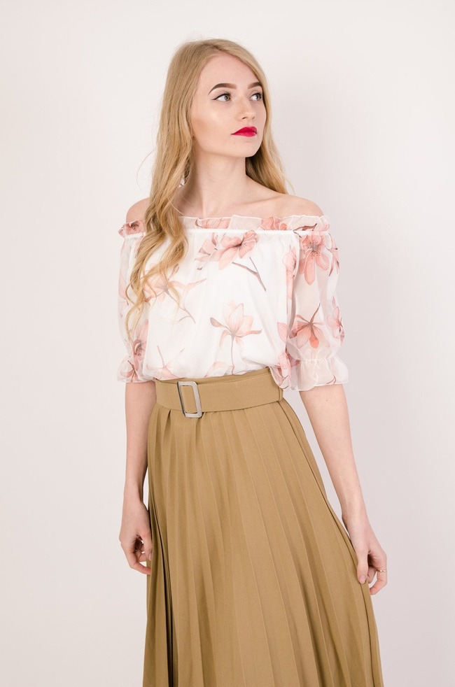 Biała szyfonowa bluzka w kwiatki