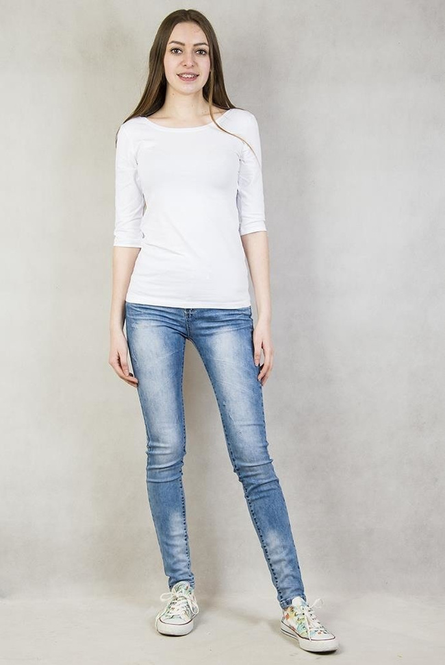 Biała bluzka z okrągłym dekoltem i rękawem 3/4