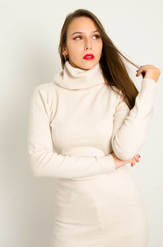 SUKIENKA MIDI SWETERKOWA Z GOLFEM- BEŻOWA