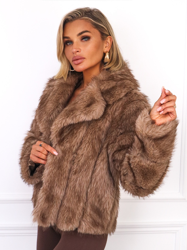 KRÓTKIE FUTERKO Z KOŁNIERZEM- CIEMNY BEŻ