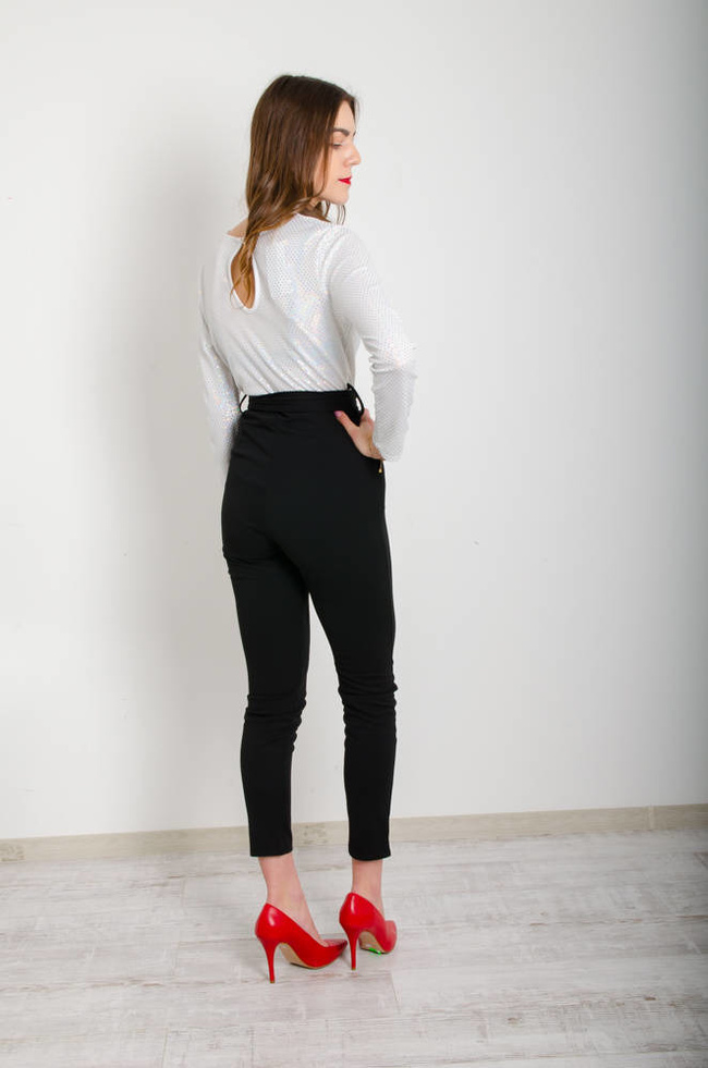 CZARNO-BIAŁY DŁUGI ELEGANCKI KOMBINEZON Z CEKINAMI