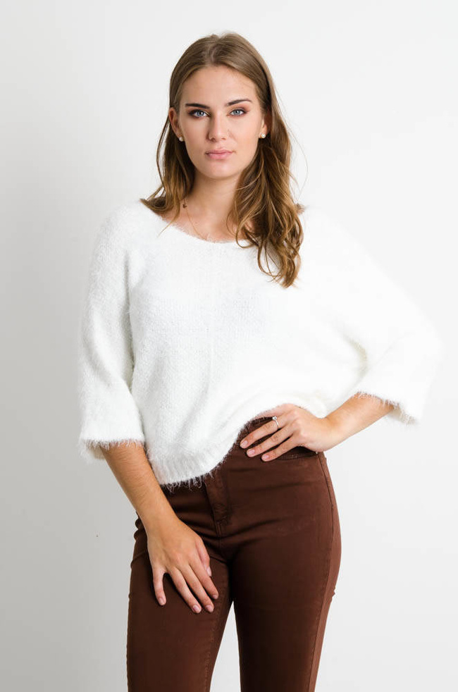 BIAŁY WŁOCHATY SWETER OVERSIZE