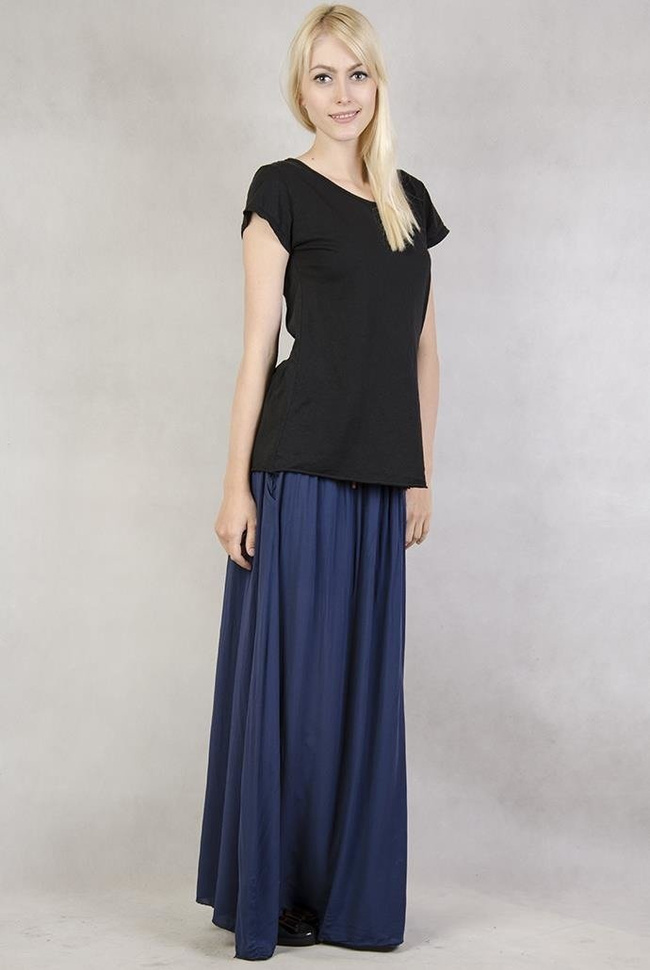 Bluzka czarna z ozdobnymi koronkowymi plecami