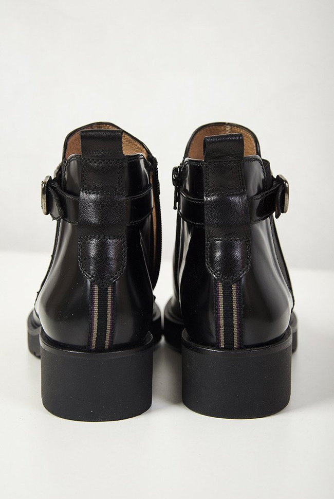 Hispanitas czarne sztyblety z zapięciem