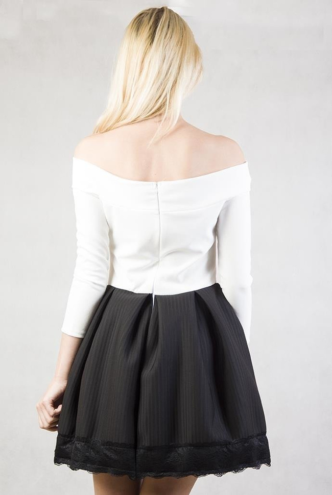 Biało-czarna rozkloszowana sukienka