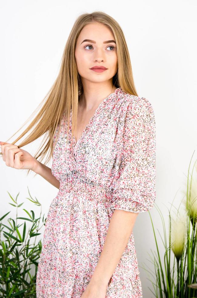 BIAŁA WARSTWOWA SUKIENKA W DROBNY KWIATOWY WZÓR