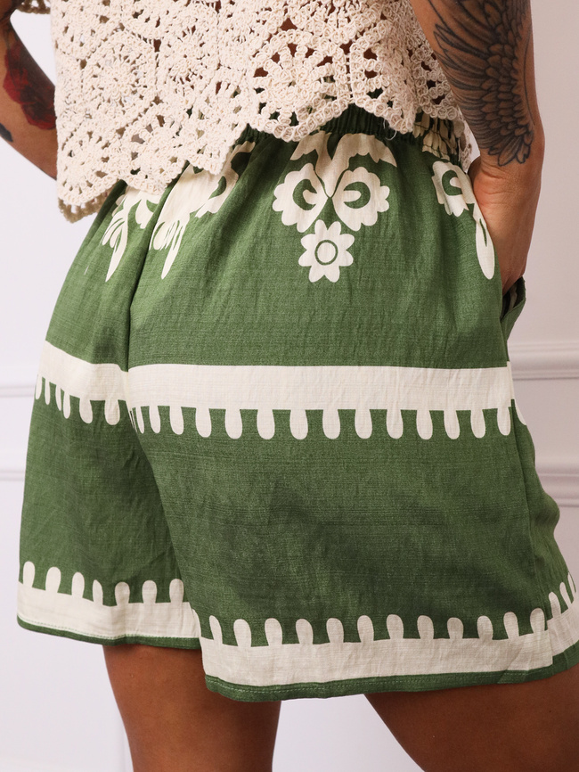 SZORTY WZORZYSTE Z WIĄZANIEM W PASIE- ZIELONE