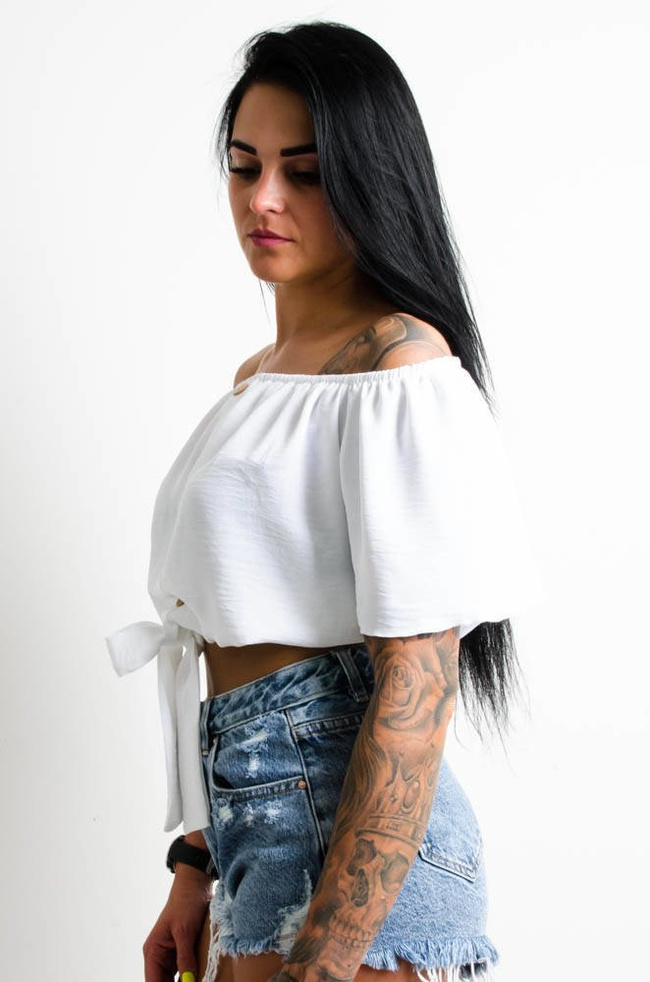 BIAŁA KRÓTKA BLUZKA Z WIĄZANIEM