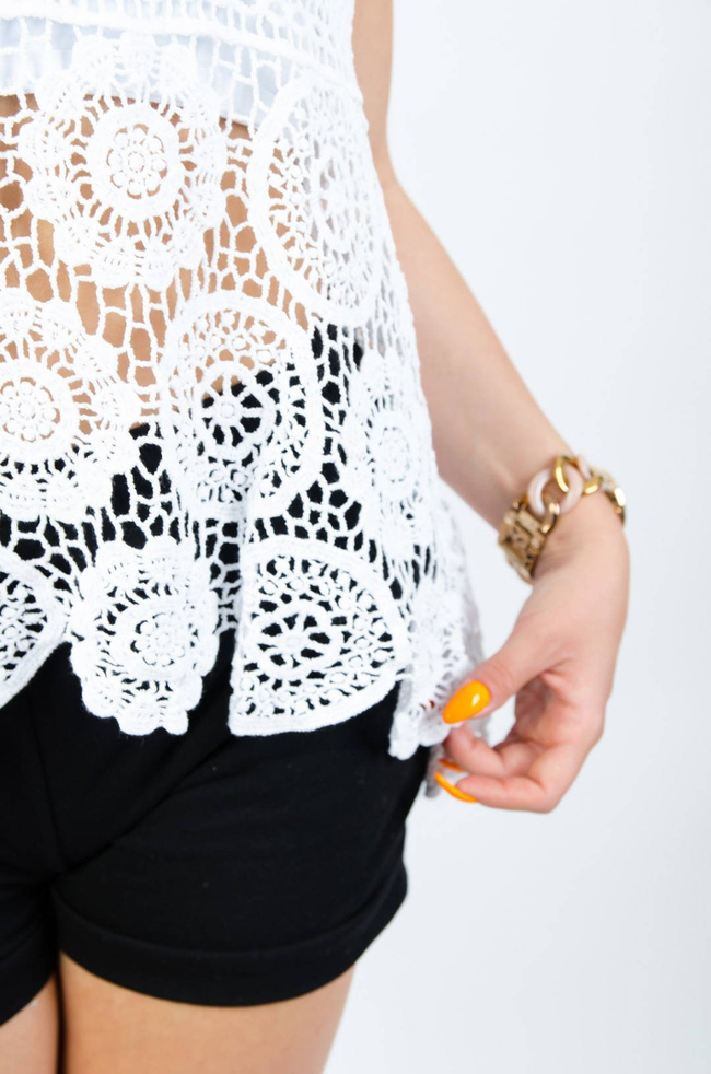 BIAŁA AŻUROWA TUNIKA Z ASYMETRYCZNYM DOŁEM