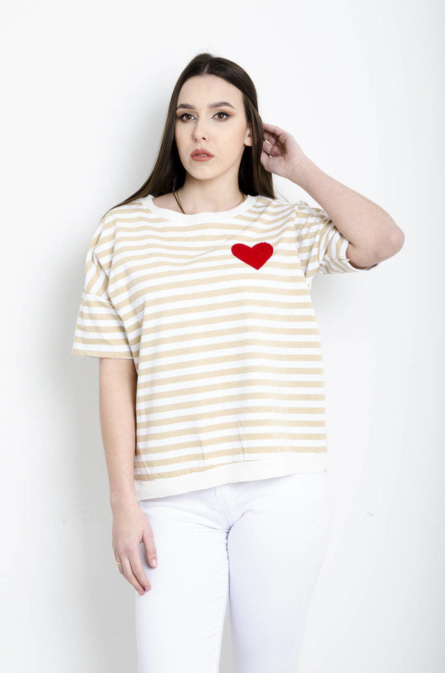 T-SHIRT BIAŁO-BEŻOWY W PASKI Z SERDUSZKIEM 