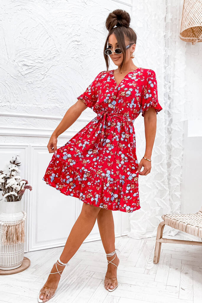 SUKIENKA MIDI W KWIATY Z DEKOLTEM NA GUZIKI+ PASEK- CZERWONA