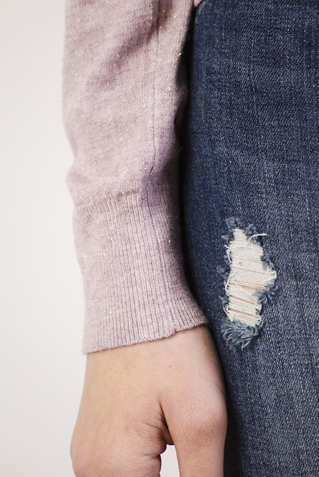 Jasnolawendowy sweterek z wiązaniami przy ramionach