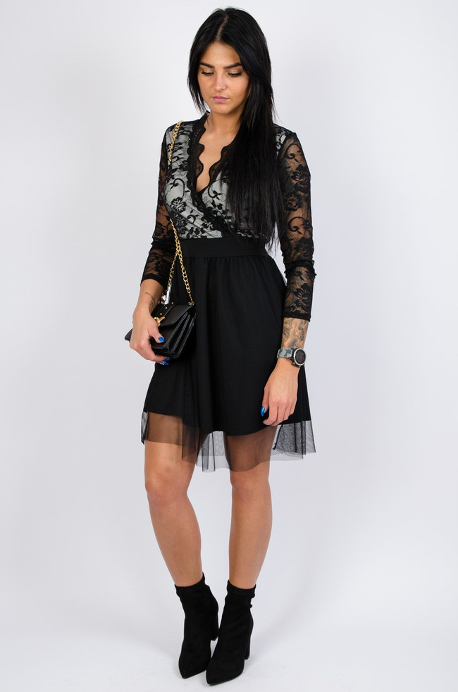 Czarno biała tiulowa sukienka z koronkową górą