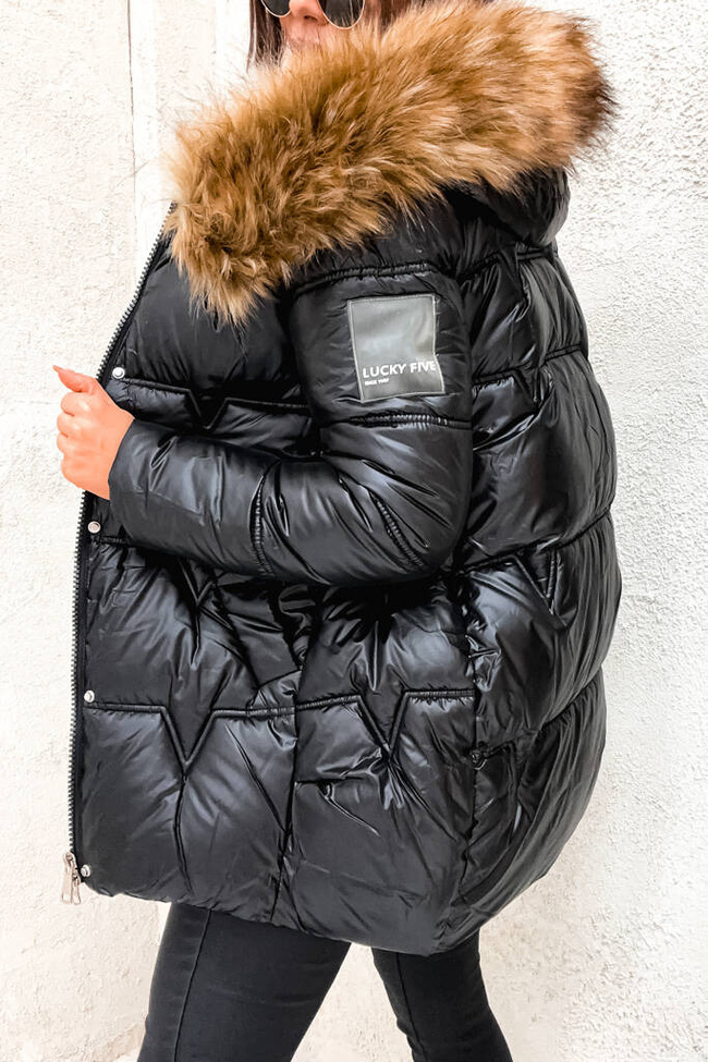 CZARNA KURTKA PIKOWANA Z NASZYWKĄ NA RĘKAWIE- CZARNA