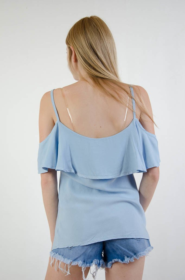 Niebieska bluzka hiszpanka na cienkich ramiączkach