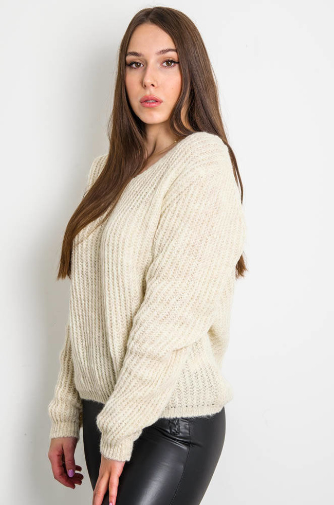 BEŻOWY SWETER Z ŁAŃCUSZKIEM