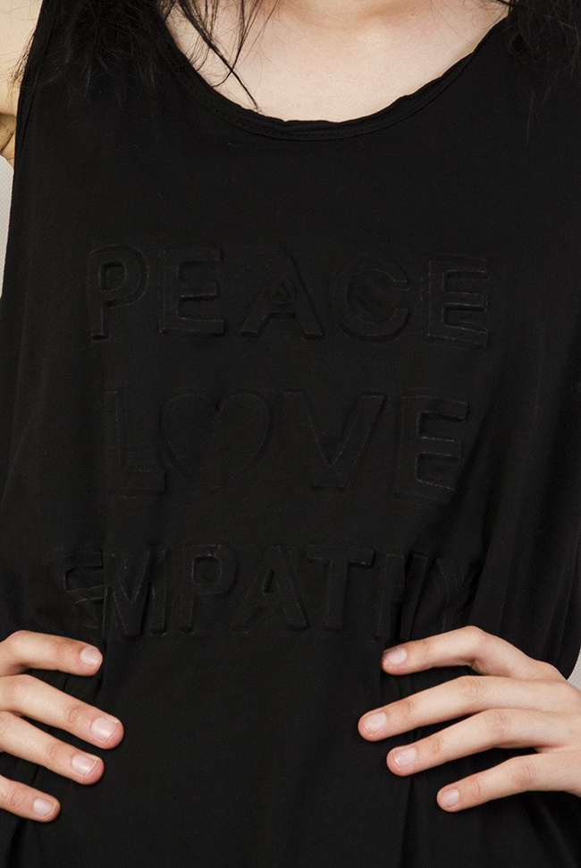 Długa, czarna sukienka na ramiączka