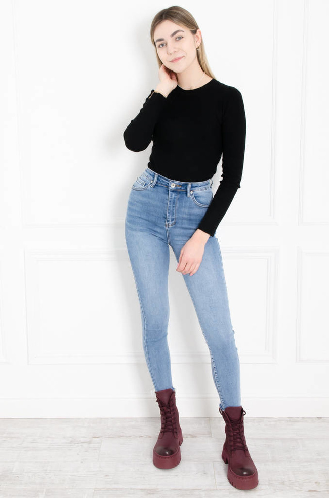 SPODNIE JEANSOWE Z SZARPANĄ NOGAWKĄ PUSH UP- WYSOKI STAN