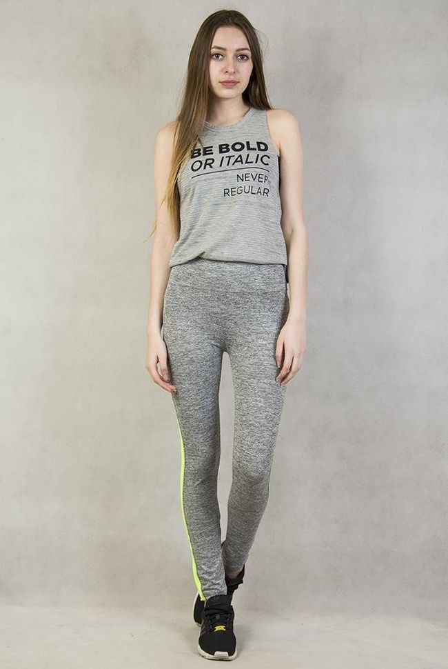 Jasnoszare dresy z zieloną wstawką