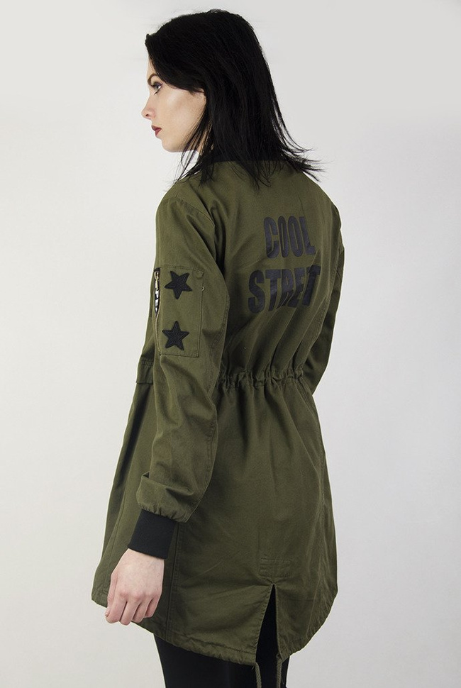 Kurtka parka z naszywką i napisem z tyłu