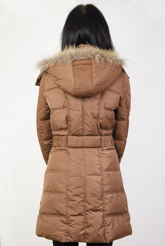 Brązowa pikowana kurtka z klamrą w pasie