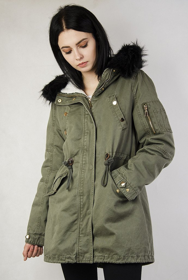 Khaki kurtka parka z czarnym futerkiem
