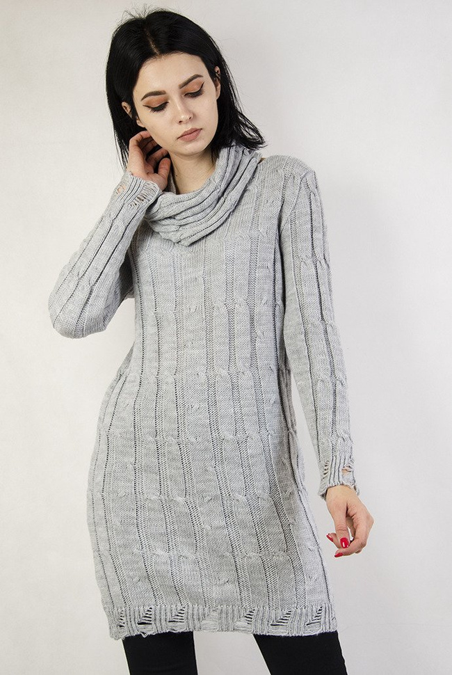 Szary sweter przedłużany, z kominem