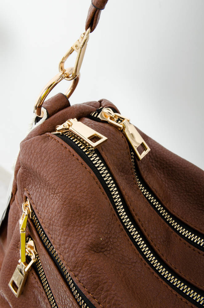 BRĄZOWA TOREBKA TYPU SHOPPER Z OZDOBNYMI ZAMKAMI