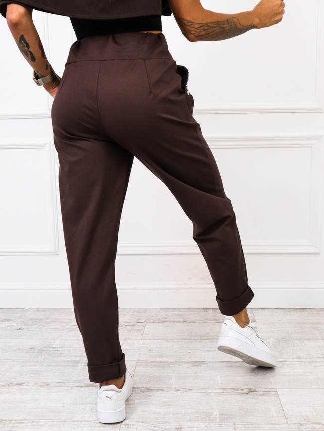 MATERIAŁOWE SPODNIE Z OZDOBNYMI CEKINAMI PRZY KIESZENIACH- CIEMNY BRĄZ