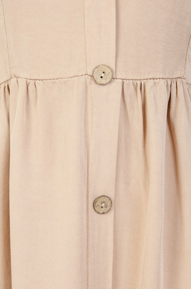 Brązowa sukienka na cienkich ramiączkach 