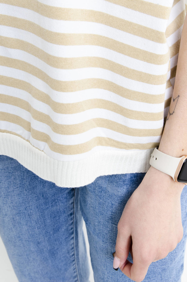 T-SHIRT BIAŁO-BEŻOWY W PASKI Z SERDUSZKIEM