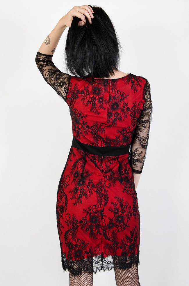 Przylegająca koronkowa czerwono-czarna sukienka 