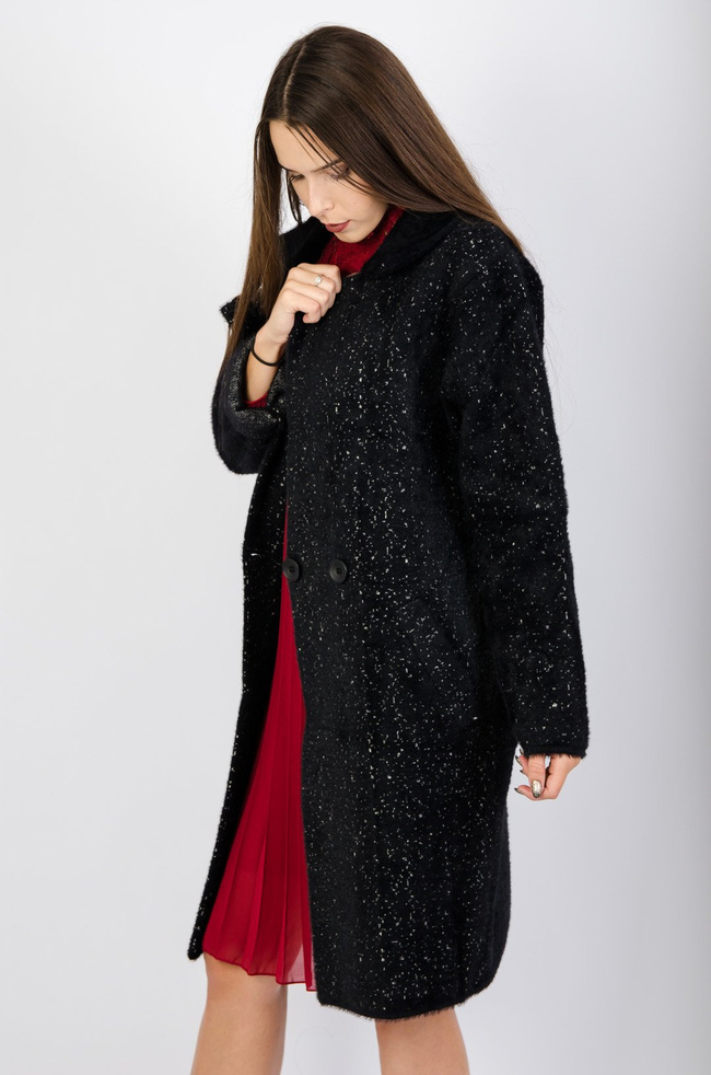 Czarny płaszcz w kropki