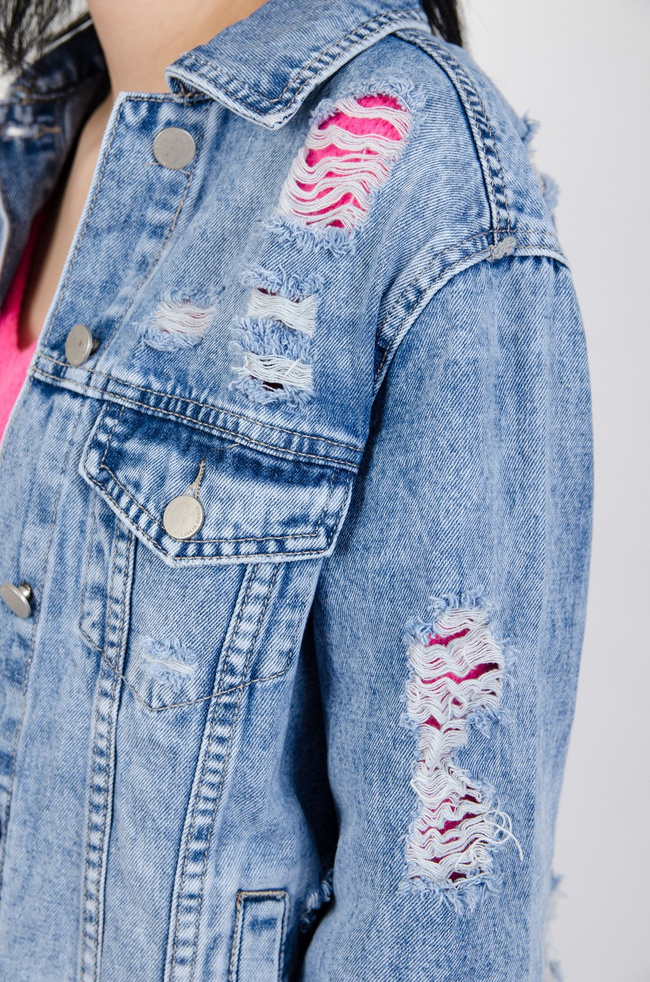 Kurtka jeansowa z przetarciami