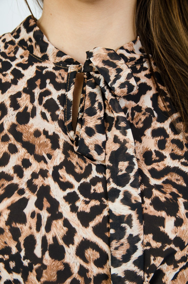 Wiązana sukienka w panterkę 