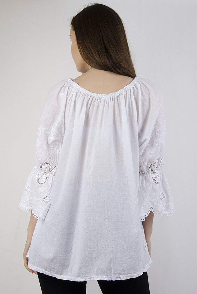 Biała bluzka z rozszerzanymi rękawami 