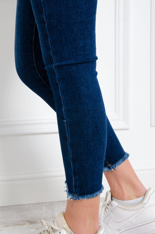 SPODNIE JEANSOWE SKINNY Z PRZETARCIAMI- CIEMNY JEANS