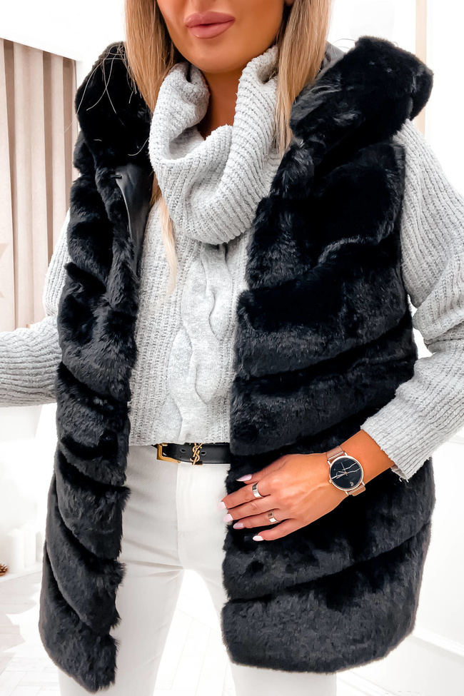CZARNA FUTRZANA KAMIZELKA Z KAPTUREM
