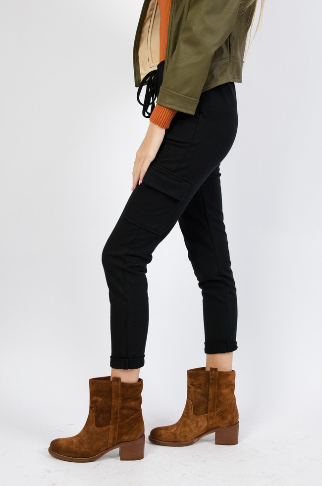 Bawełniane bojówki w kolorze czarnym 