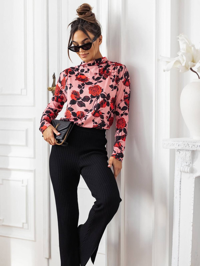 BLUZKA Z MOTYWEM KWIATÓW- RÓŻOWA