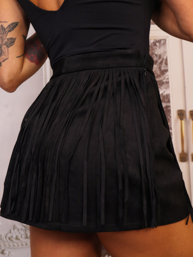 SPÓDNICA MINI ZAMSZOWA Z FRĘDZLAMI- CZARNA