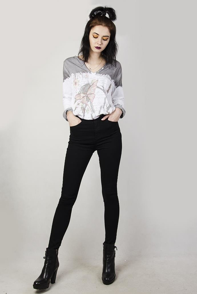 Biało-szara bluzka z motylem