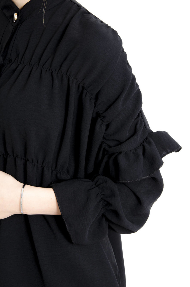 KOSZULA CZARNA Z FALBANAMI 