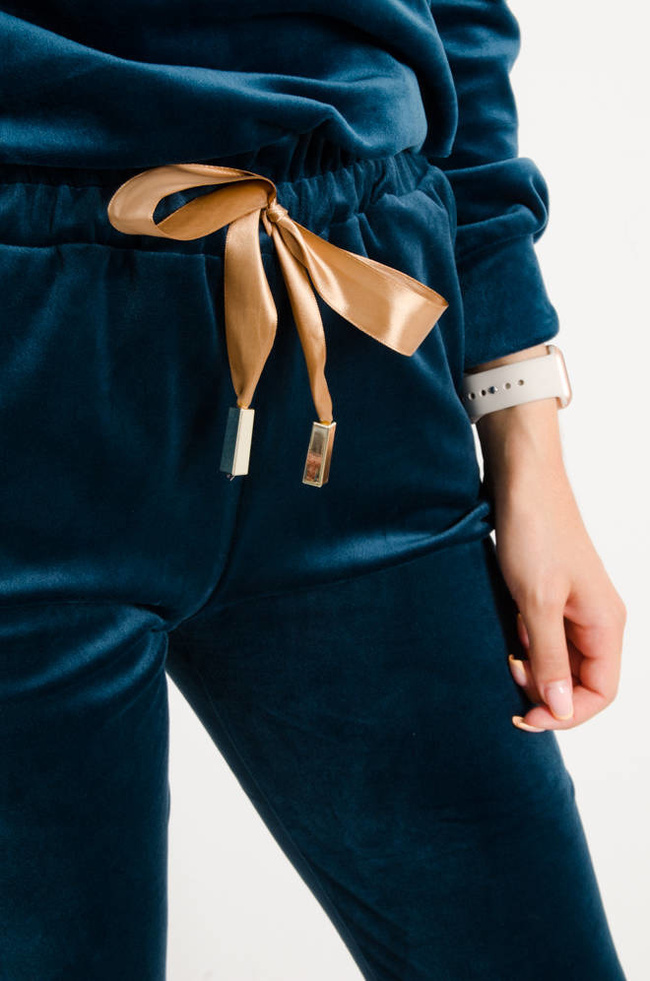 KOMPLET DRESOWY WELUROWY Z OZDOBNĄ NASZYWKĄ- CIEMNY TURKUS